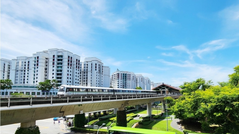 An image of public transport in Singapore.